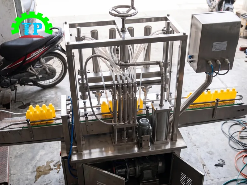 Kỹ thuật máy chiết rót dạng băng tải thẳng
