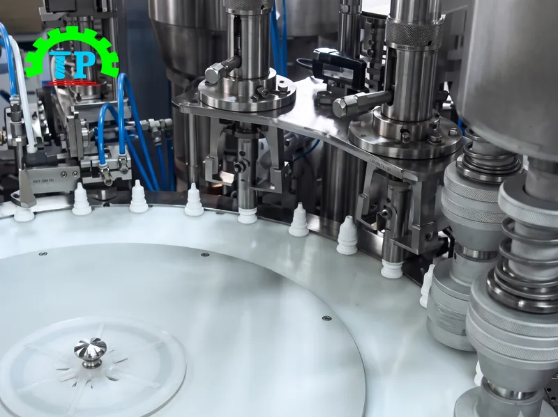 Máy đóng chai thuốc nhỏ mắt mâm xoay TPXC3-3000M chính hãng Thành Phát