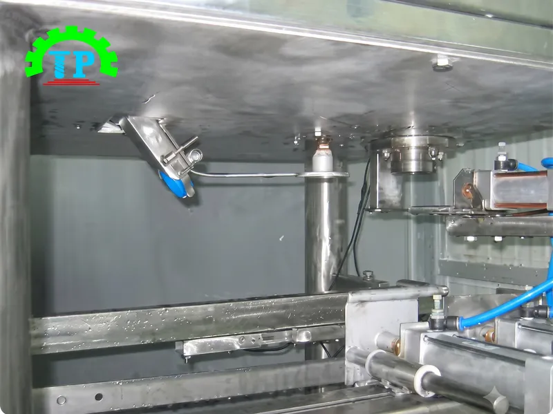 Cơ cấu cấp xếp nắp v&agrave; đầu vặn xo&aacute;y nắp chai 5 l&iacute;t tự động ch&iacute;nh x&aacute;c cao