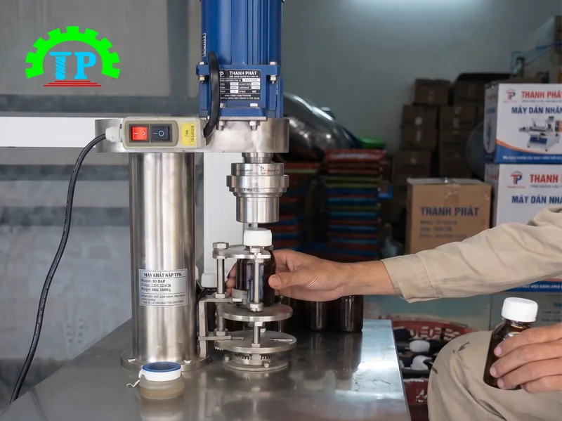 Đầu kẹp xo&aacute;y nắp chai đa h&igrave;nh v&agrave; cơ cấu siết nắp m&aacute;y TPX1 - 1000T